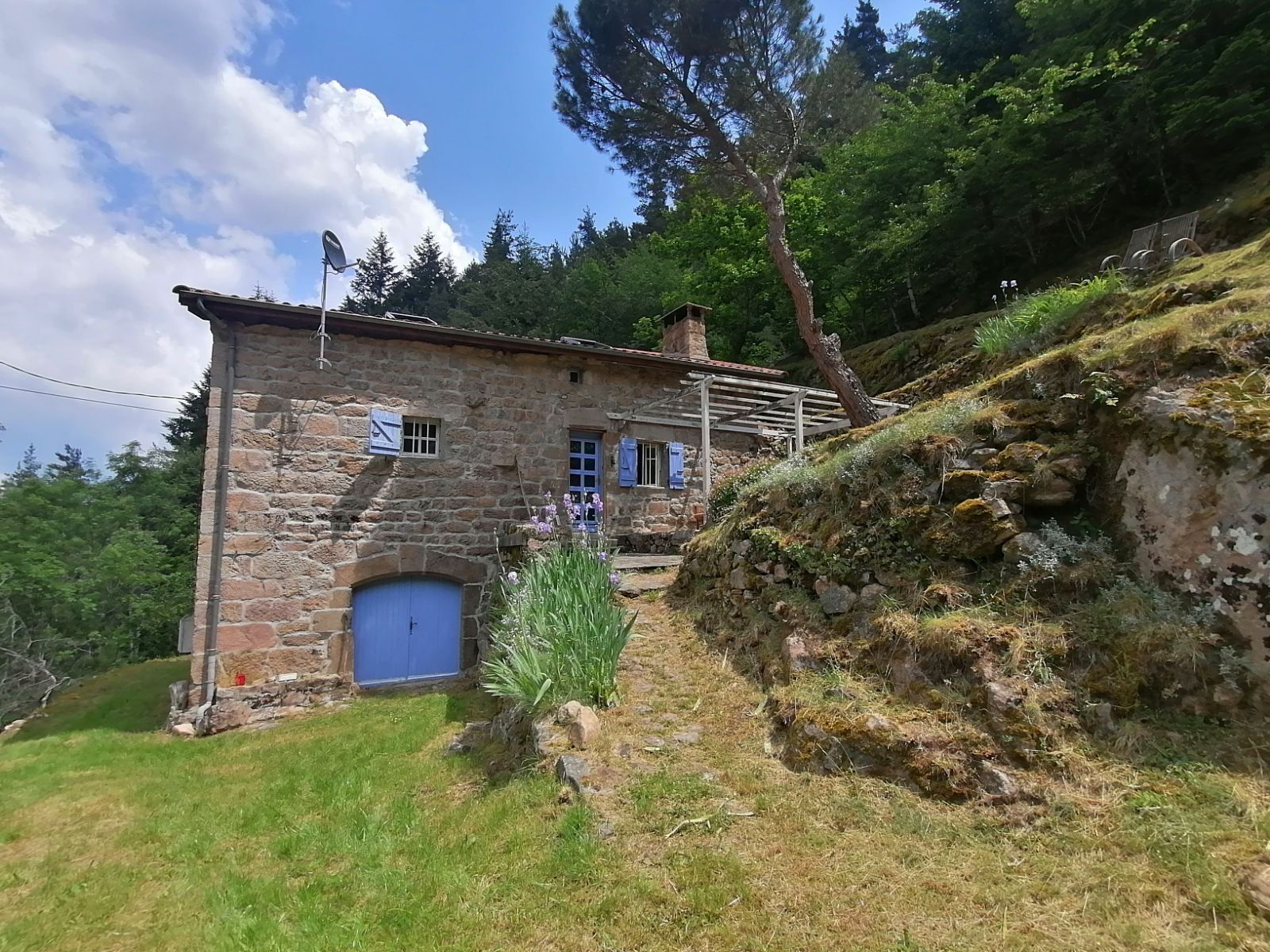 MAISON EN PIERRE ISOLEE