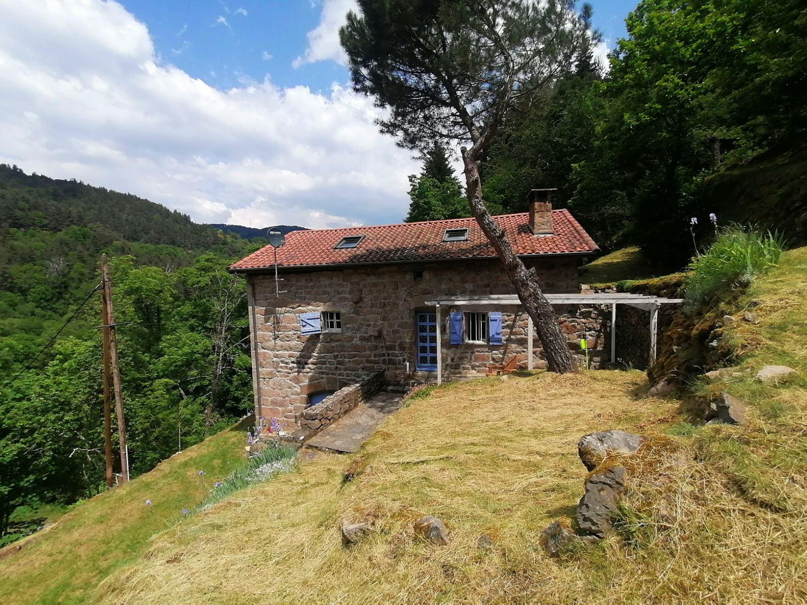 MAISON EN PIERRE ISOLEE