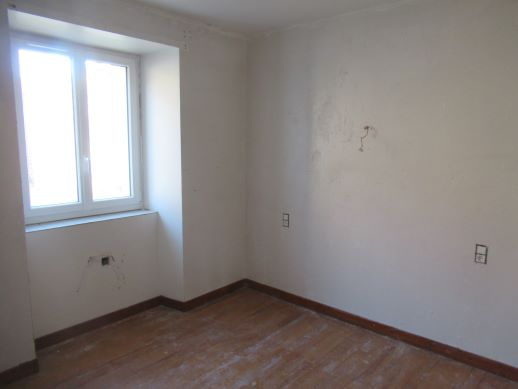 Maison indépendante avec terrain attenant