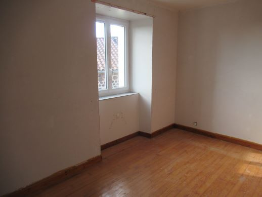 Maison indépendante avec terrain attenant