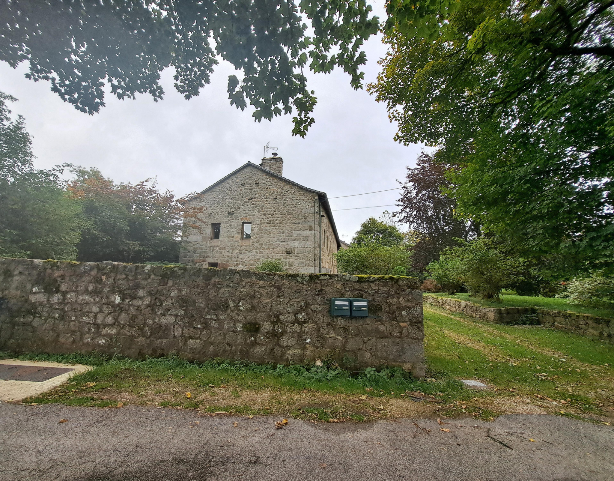 Ferme rénovée année 80 sur 4900 m2 de terrain