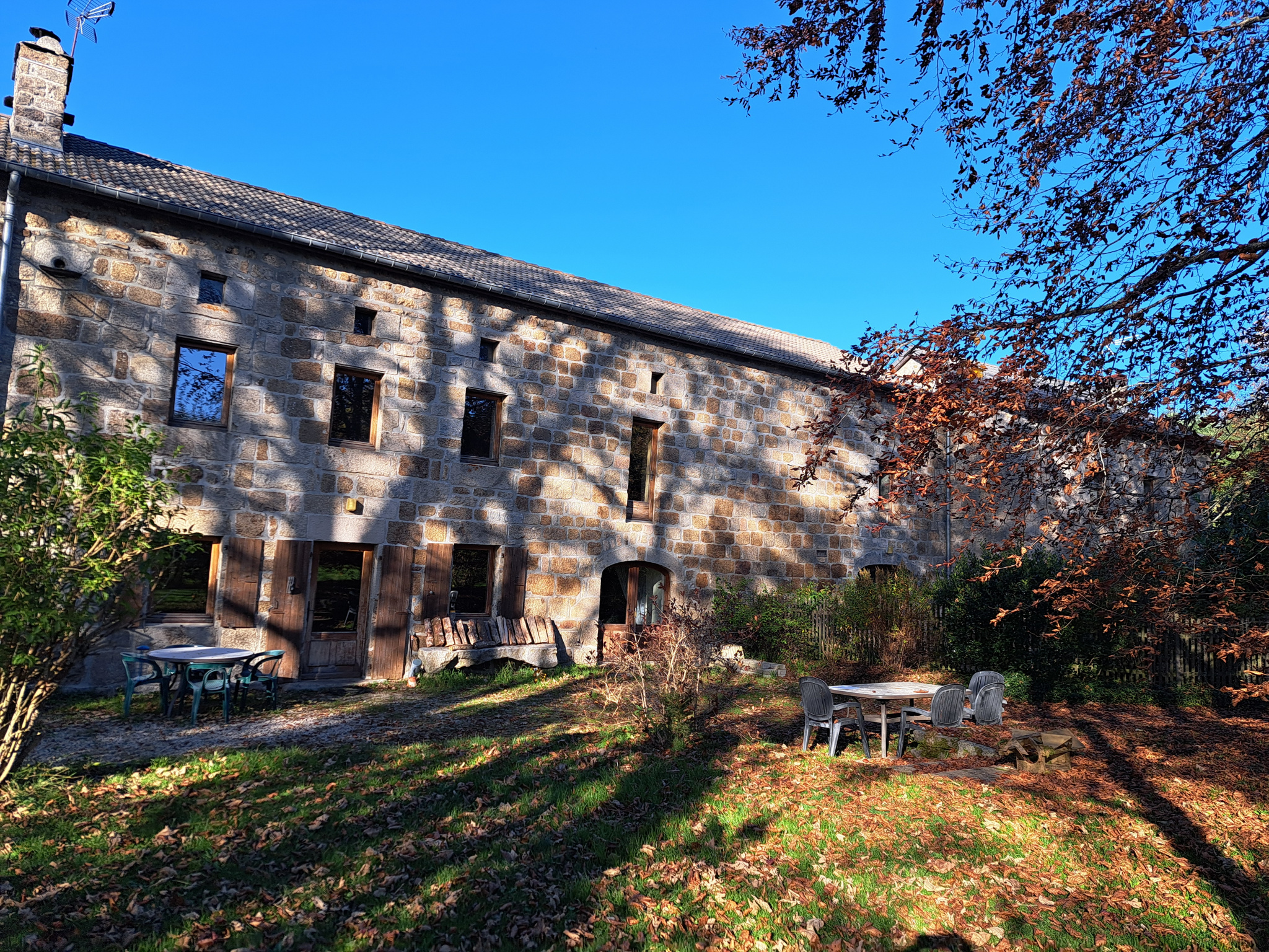 Ferme rénovée année 80 sur 4900 m2 de terrain