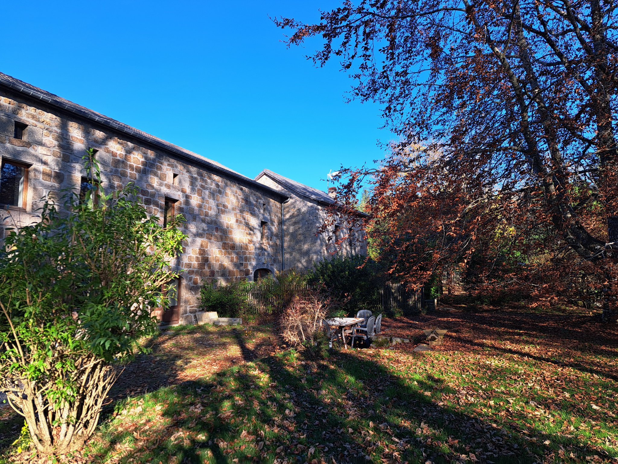 Ferme rénovée année 80 sur 4900 m2 de terrain