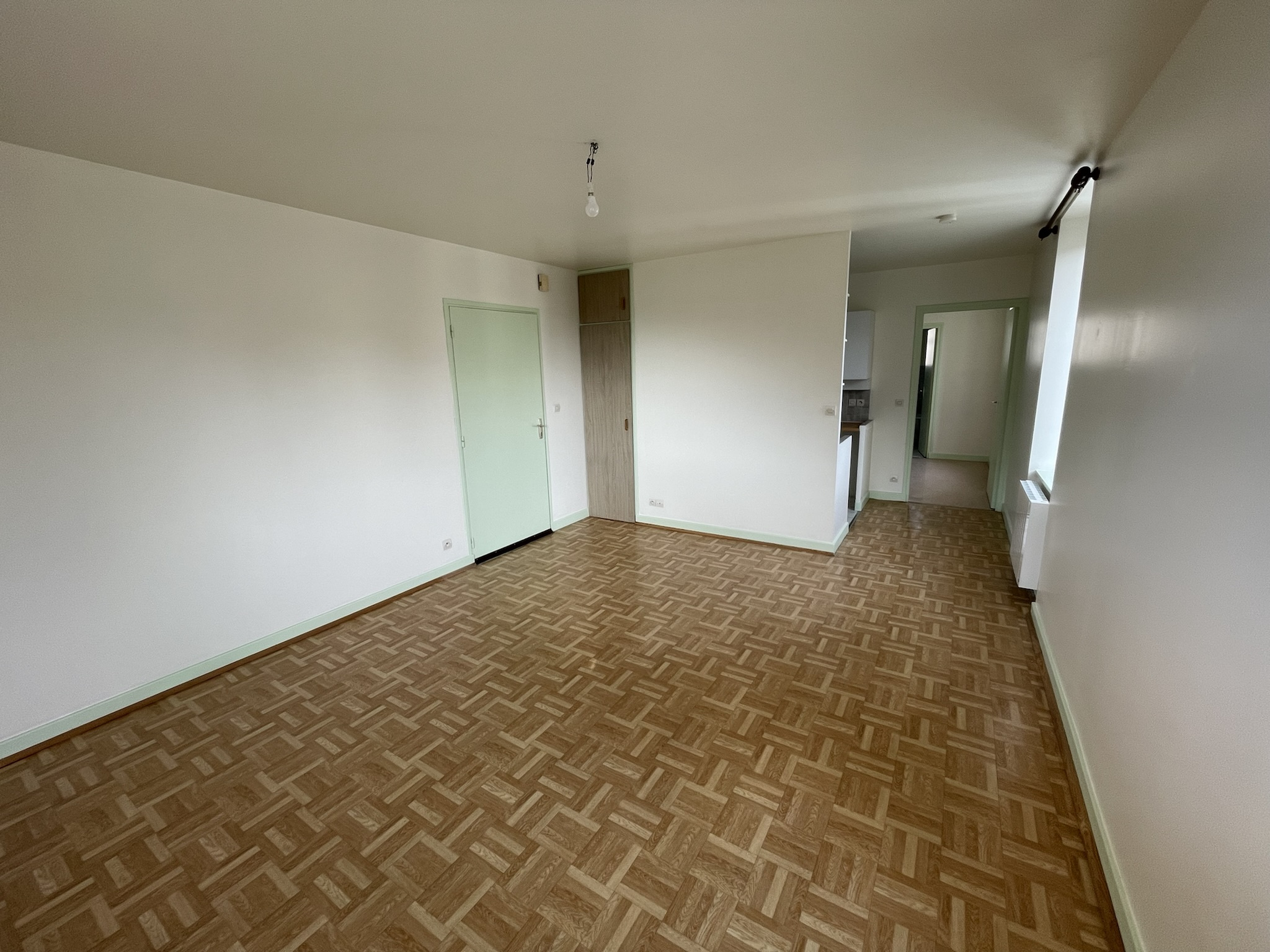 Appartement calme et lumineux de plain pied avec garage