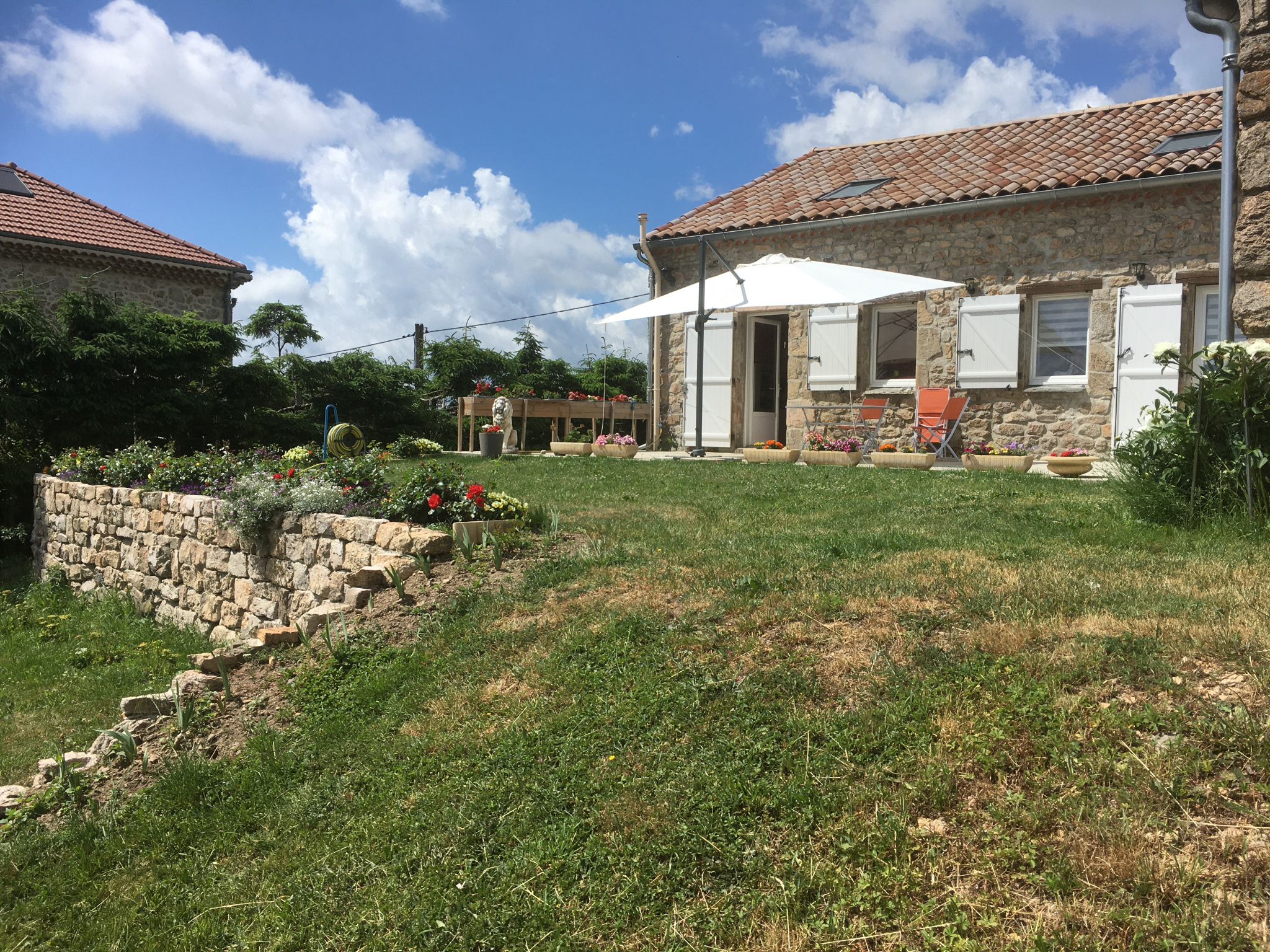 MAISON EN PIERRE