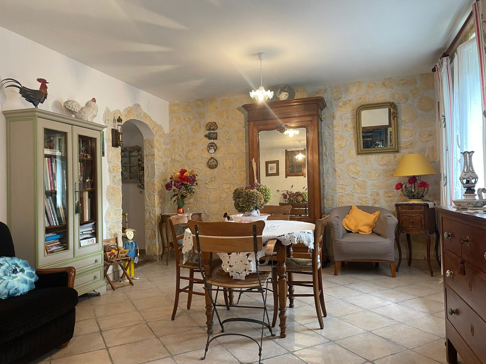 Jolie maison de village avec terrasse