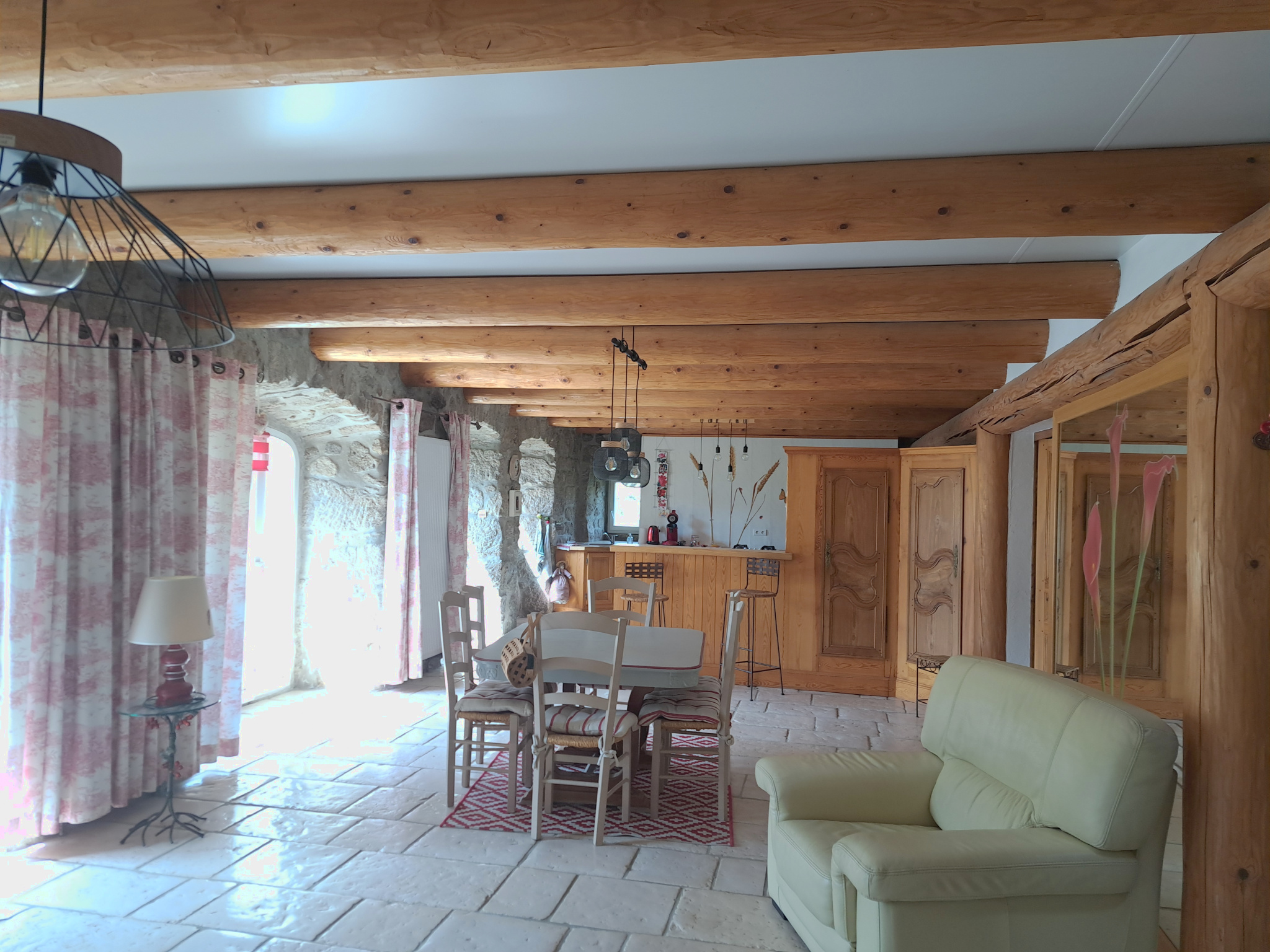 Ferme rénovée  entre Saint-jeures, le Mazet Saint Voy, Tence sise sur  2850m2
