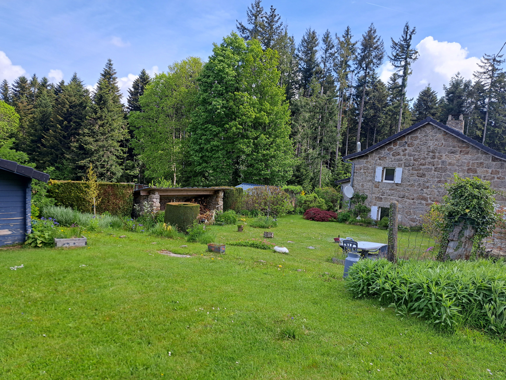 Ferme rénovée  entre Saint-jeures, le Mazet Saint Voy, Tence sise sur  2850m2