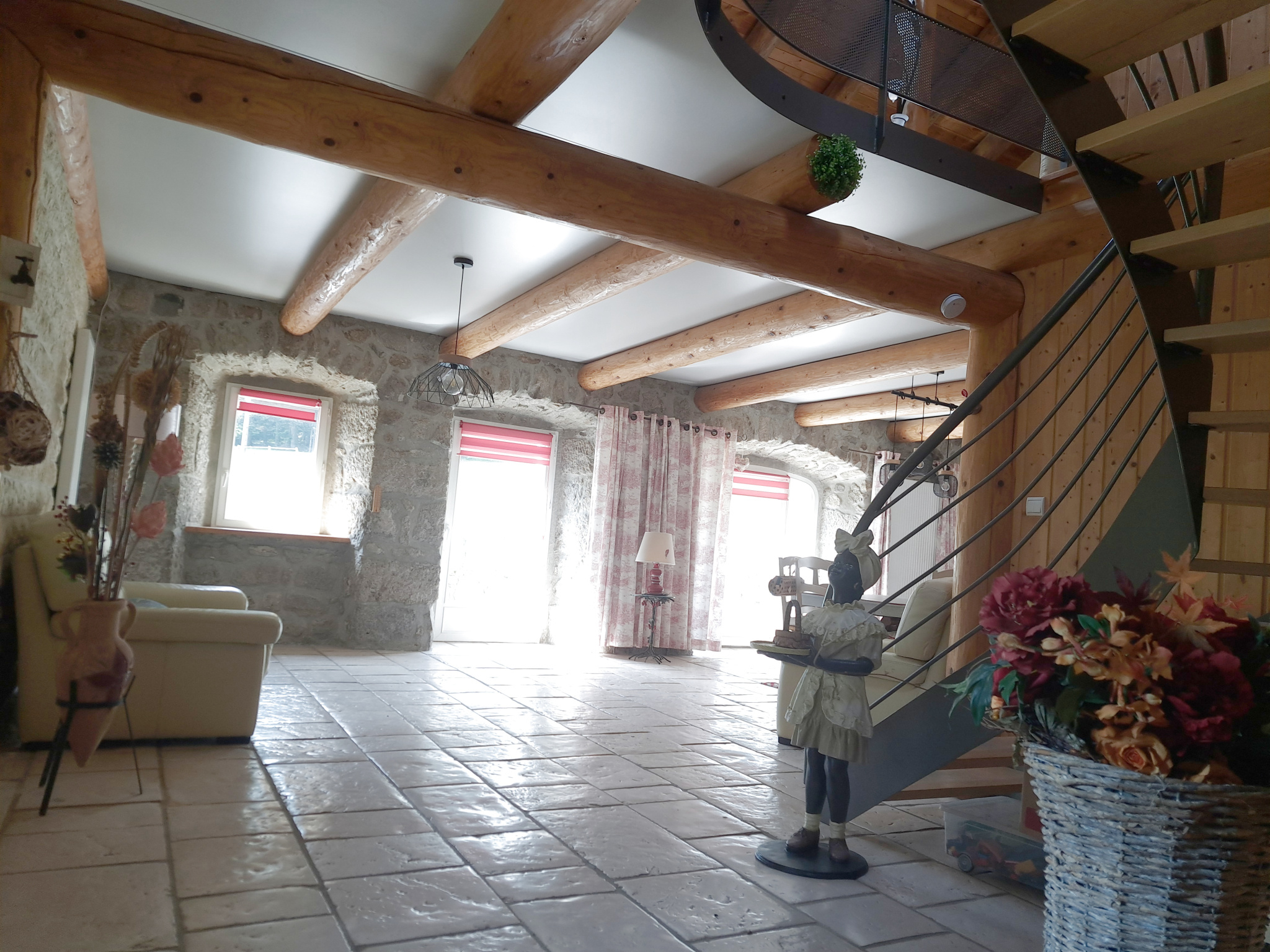 Ferme rénovée  entre Saint-jeures, le Mazet Saint Voy, Tence sise sur  2850m2