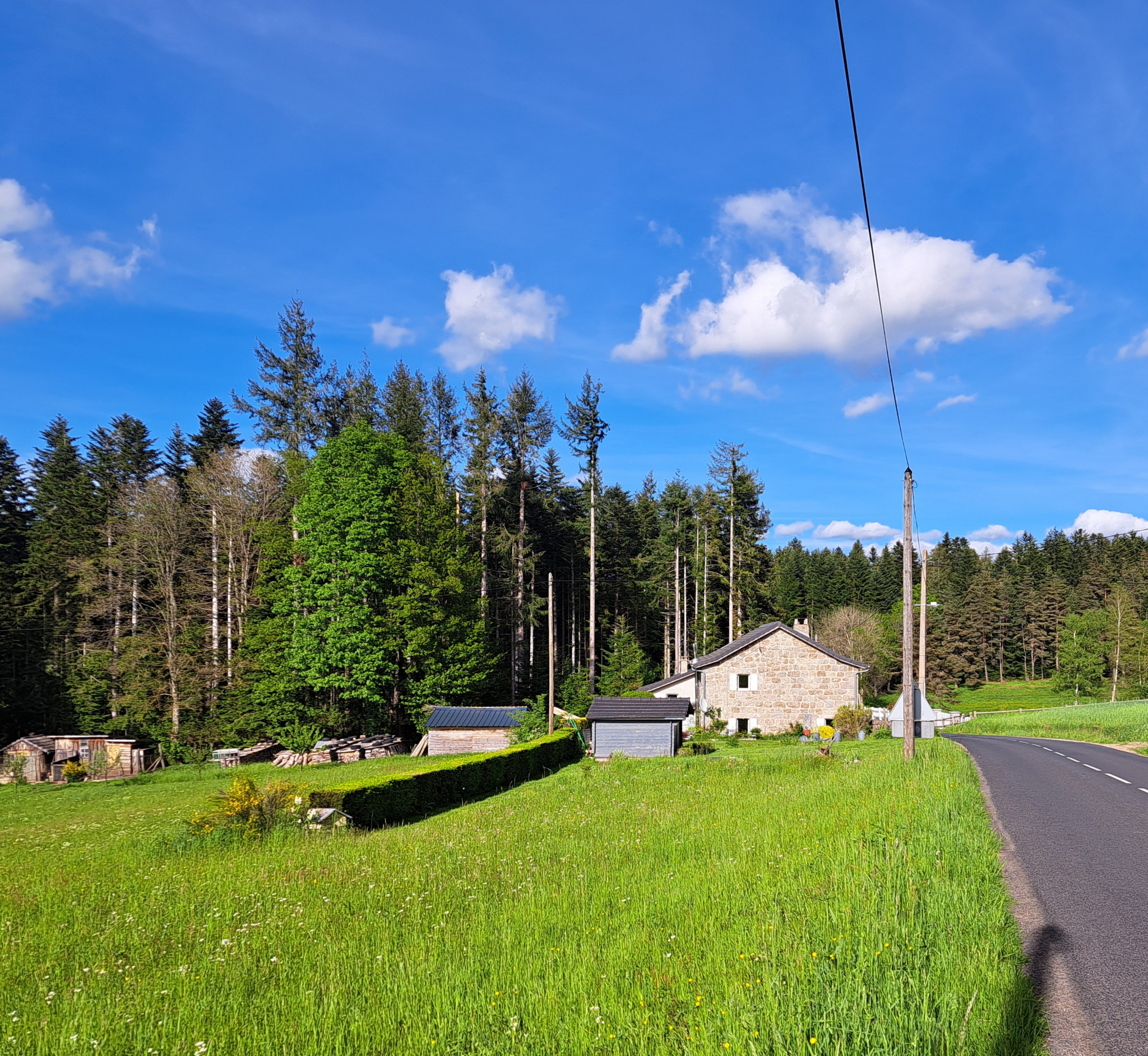 Ferme rénovée Mazet Saint Voy sise sur  2850m2