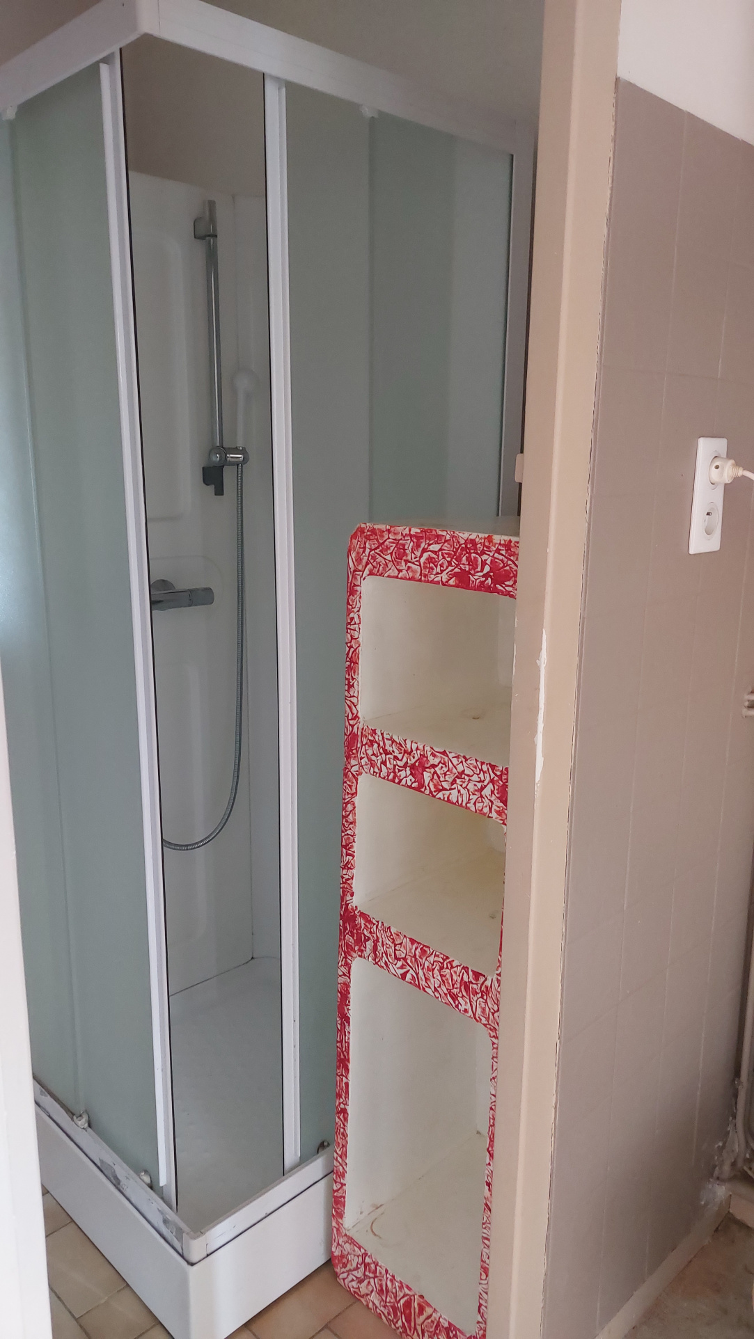 APPARTEMENT AVEC JARDIN ET GARAGE