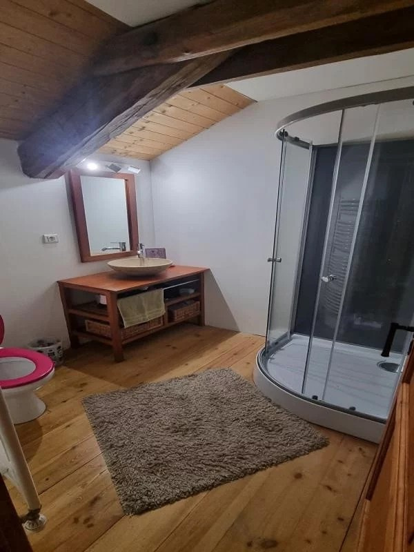 Le Chambon sur Lignon grande ferme rénovée sur 27 190 m2