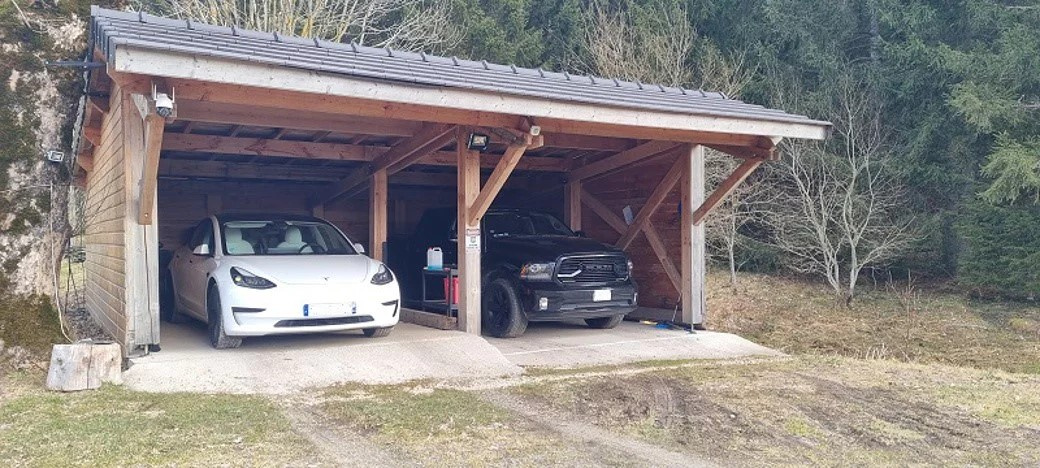 Le Chambon sur Lignon grande ferme rénovée sur 27 190 m2