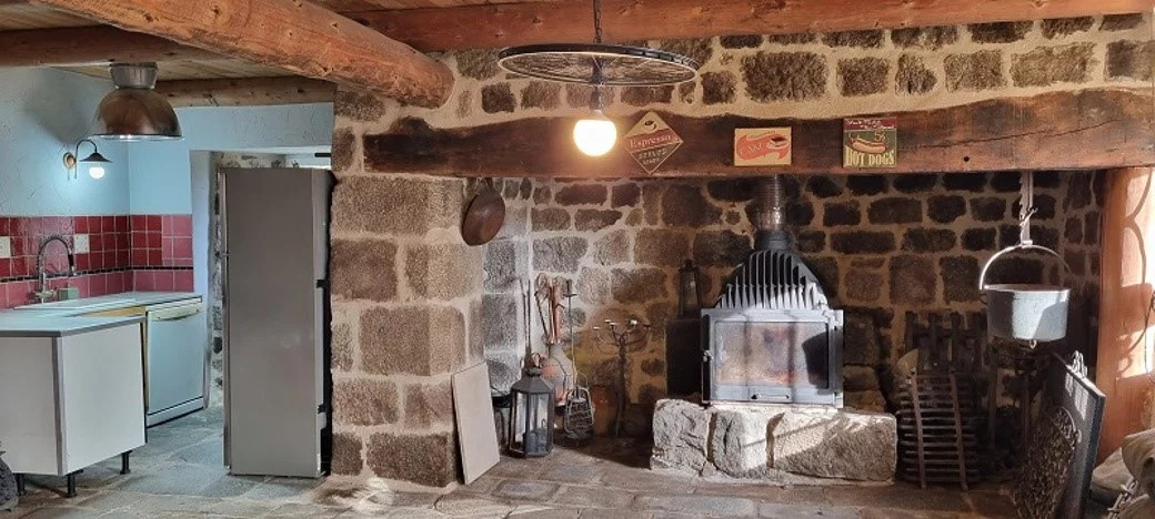 Le Chambon sur Lignon grande ferme rénovée sur 27 190 m2