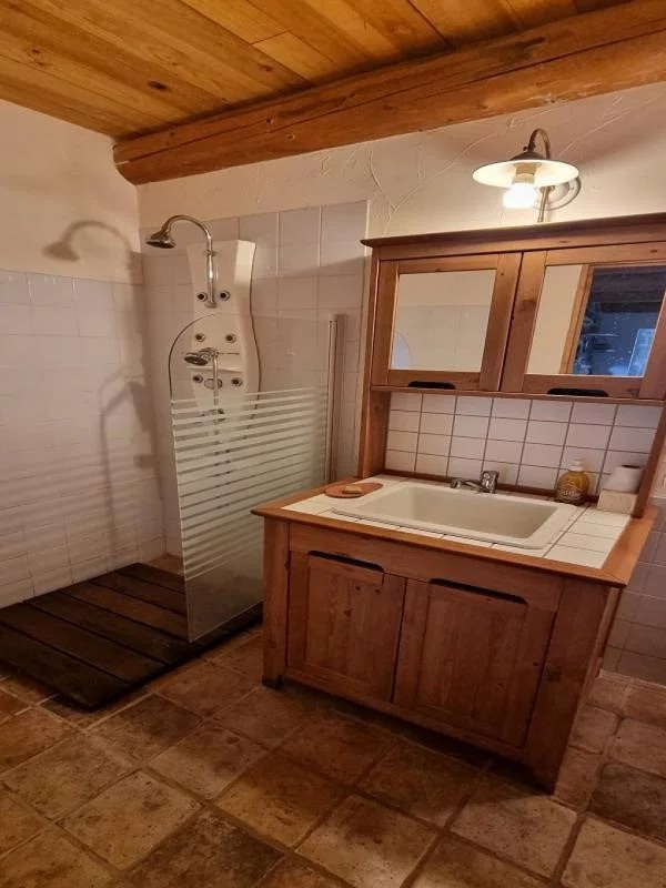 Le Chambon sur Lignon grande ferme rénovée sur 27 190 m2