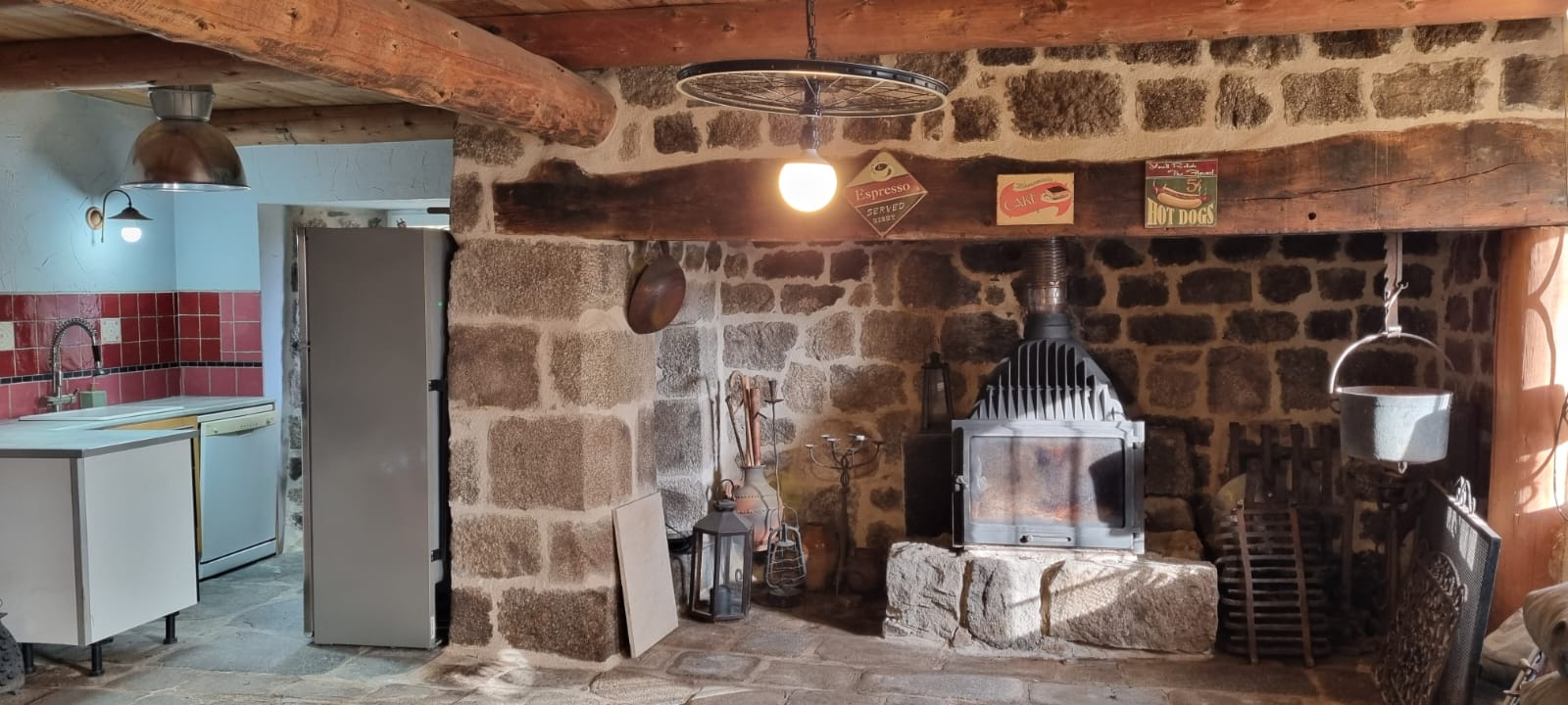 Le Chambon sur Lignon grande ferme rénovée sur 27 190 m2