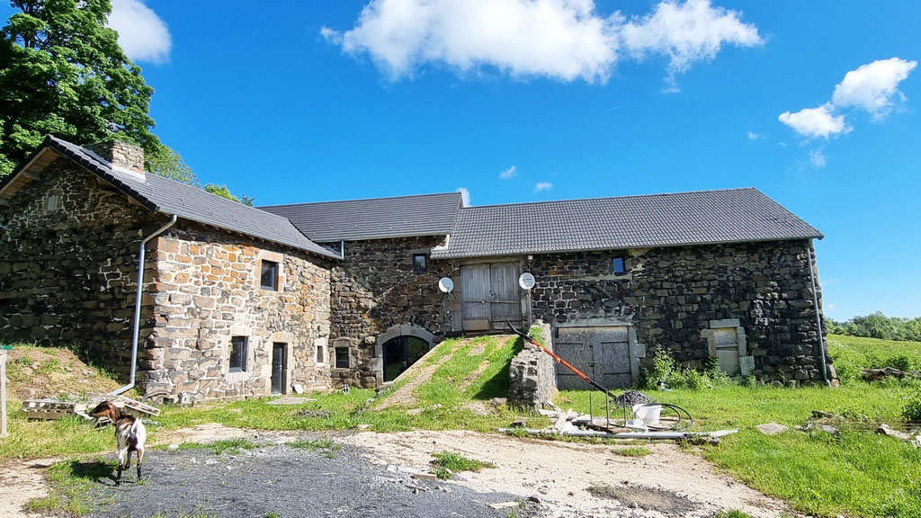 Ferme à rénover sur 37640 m2