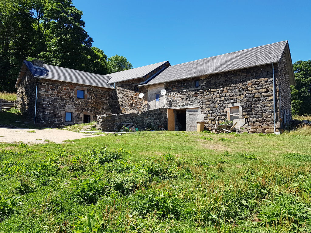 Ferme à rénover sur 37640 m2