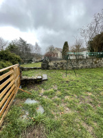 Maison de village en pierre rénovée, 3 appartements, un garage, un jardin, une cave