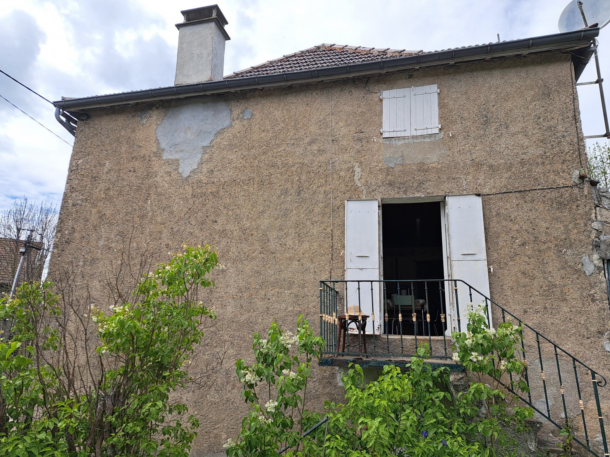 Maison en pierres avec petit terrain Chambon sur Lignon