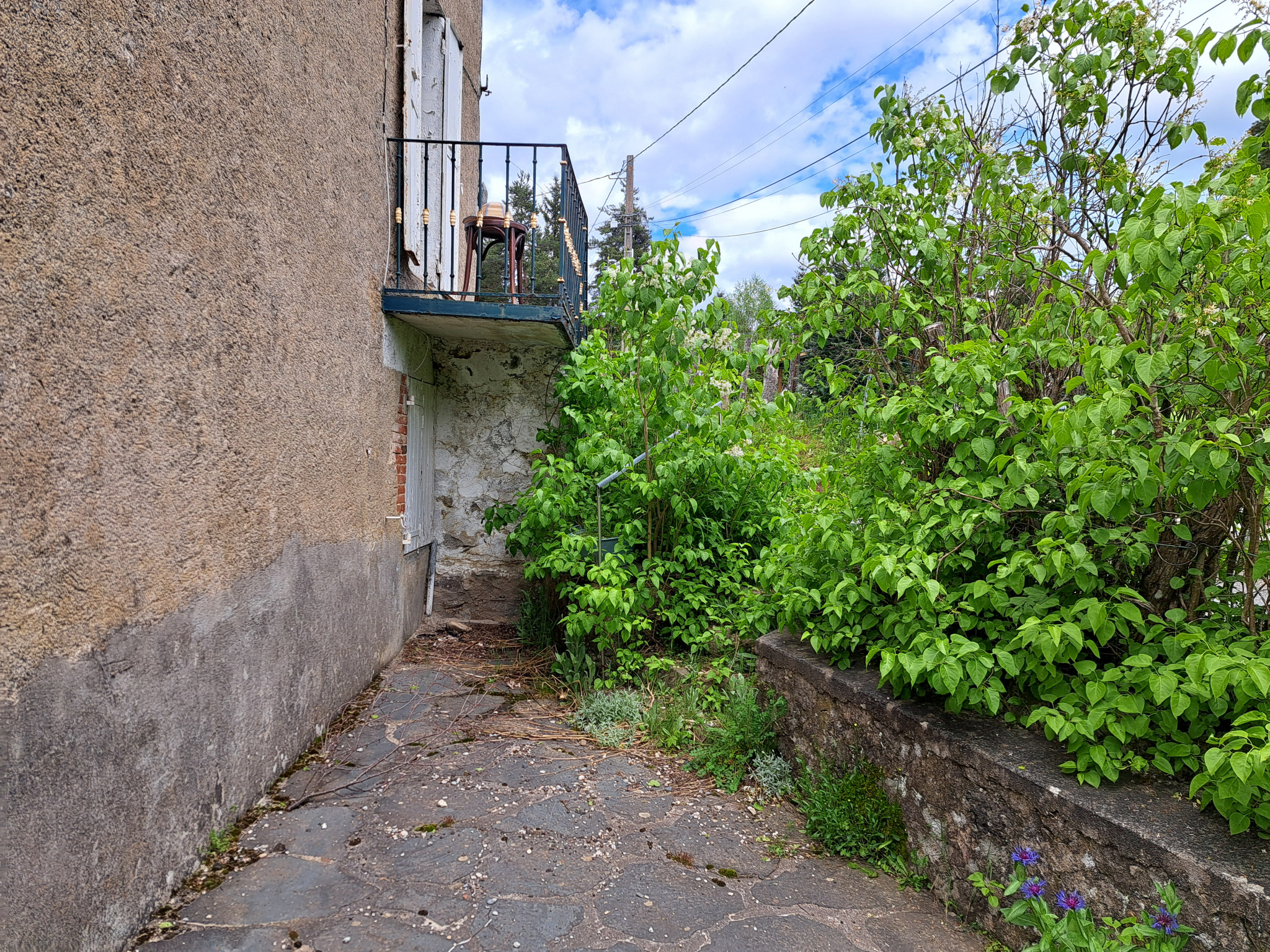 Maison en pierres avec petit terrain Chambon sur Lignon