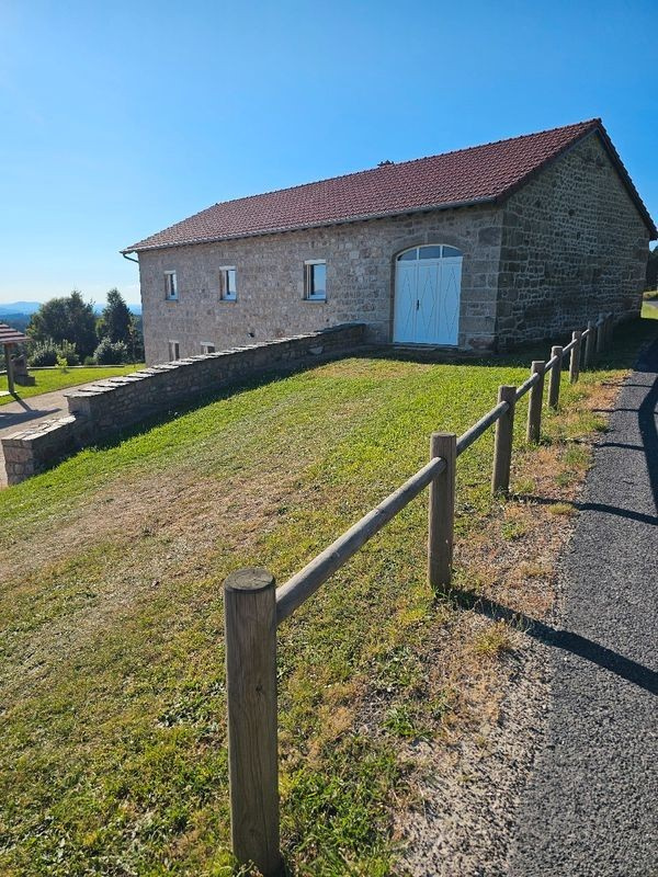 Maison en pierre avec terrain