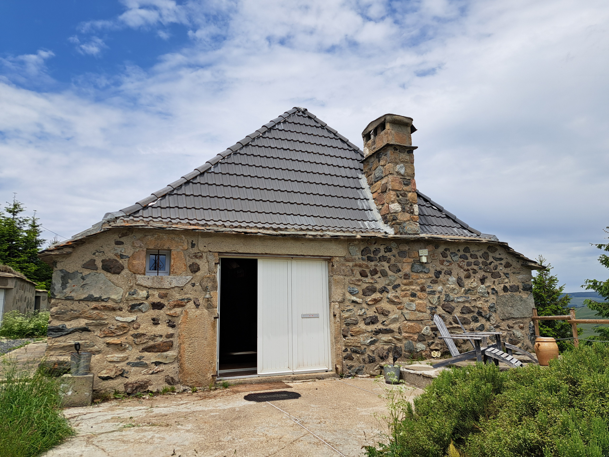 Belle ferme rénovée sur 6577 m2 de terrain