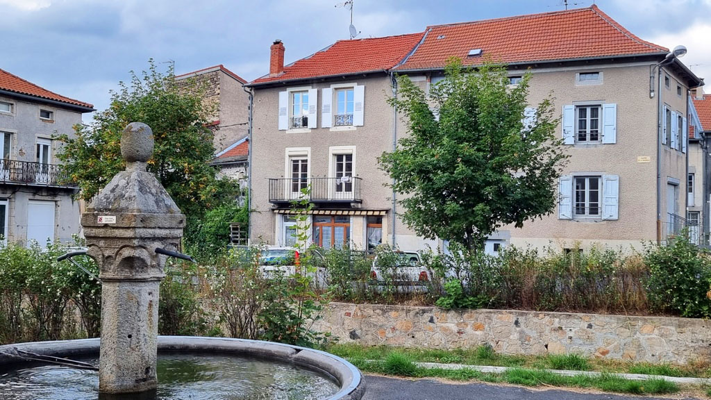 Maison de village à Laussonne