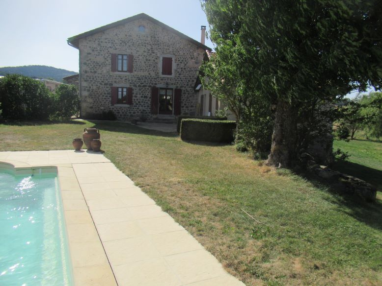 Magnifique ferme restaurée avec piscine