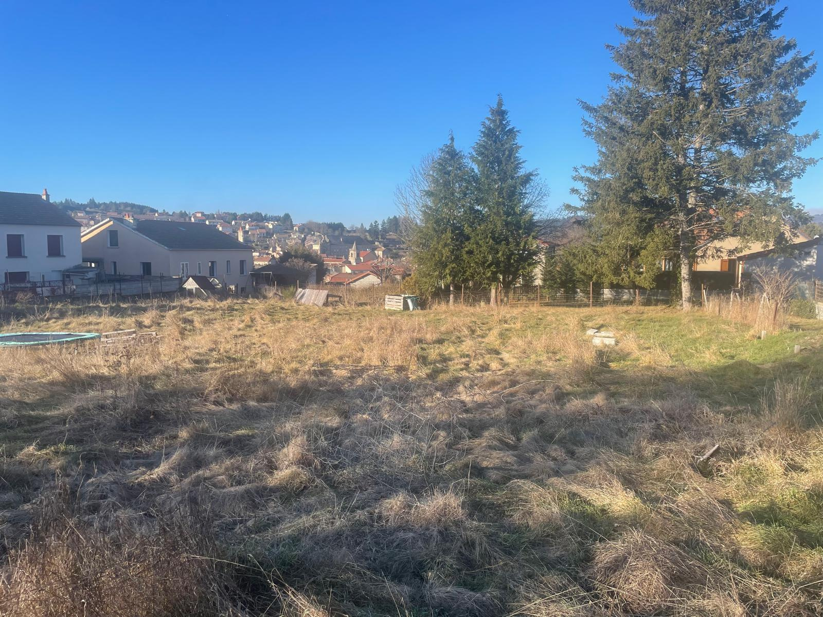 Terrain constructible de 1047 m2