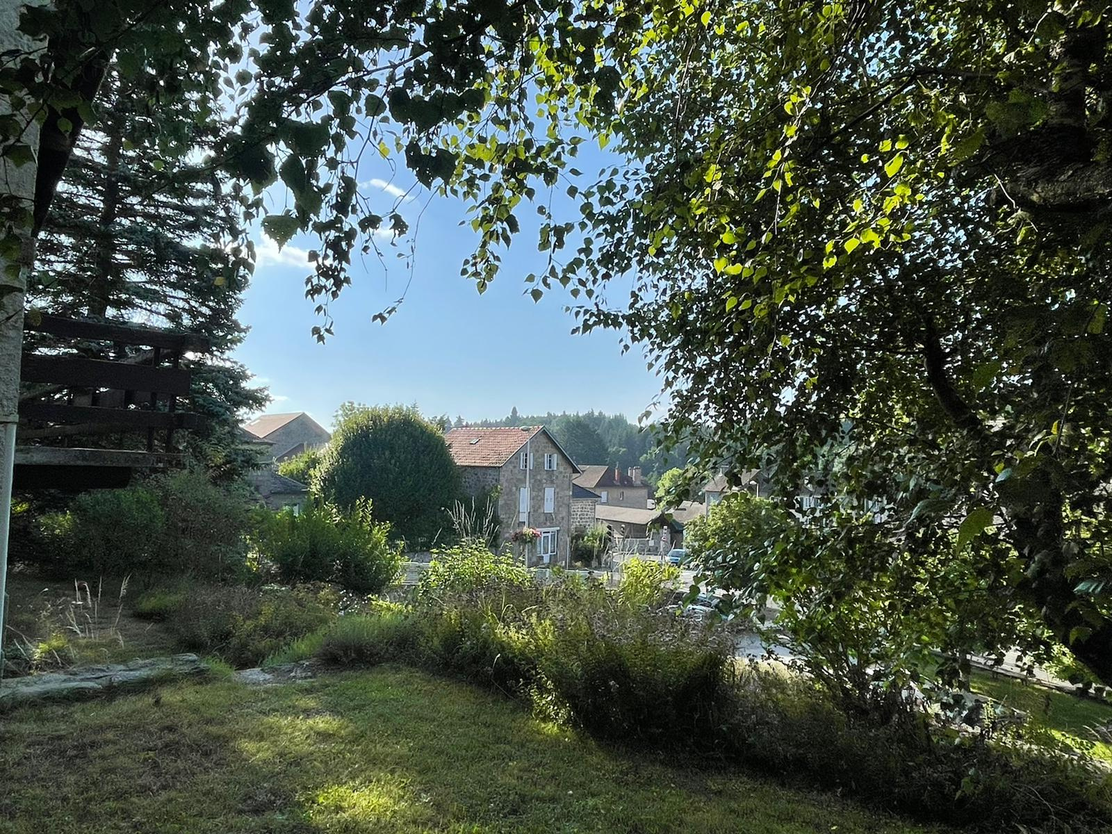 Maison de village sur 1528 m2 de terrain Chambon sur Lignon
