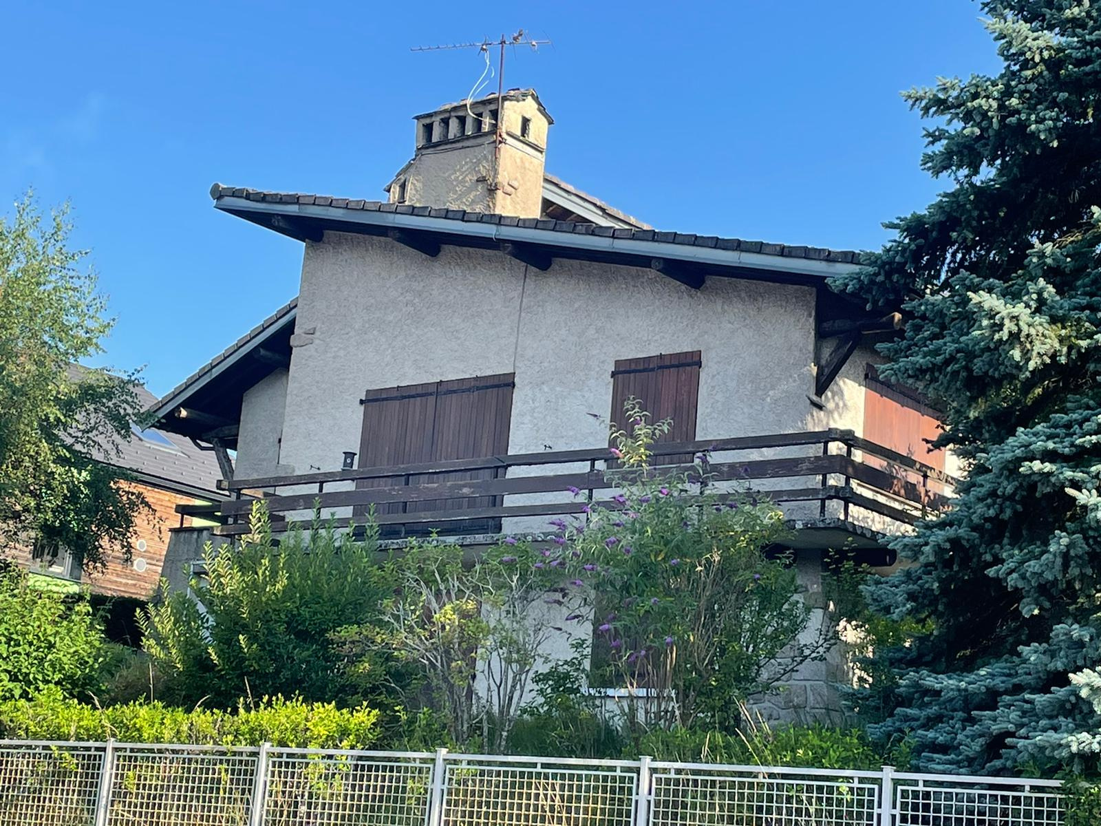 Maison de village sur 1528 m2 de terrain Chambon sur Lignon
