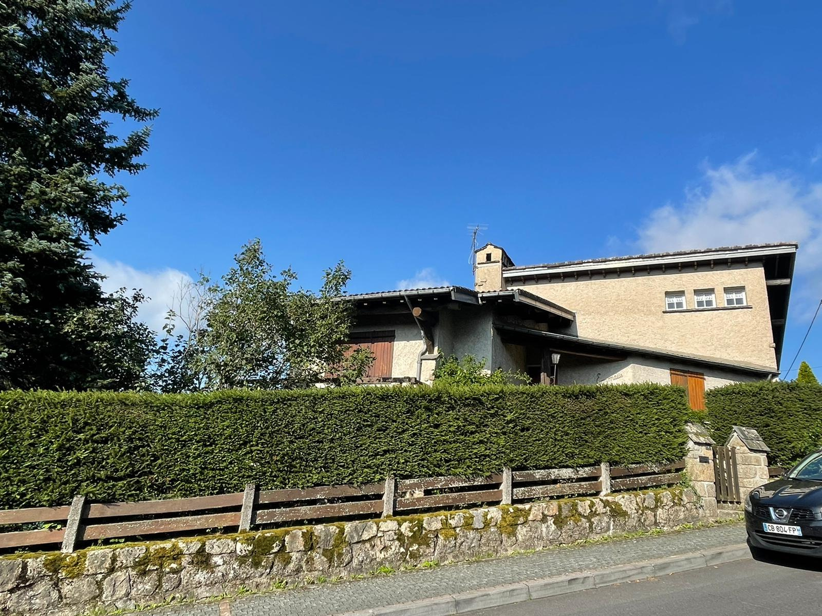 Maison de village sur 1528 m2 de terrain Chambon sur Lignon