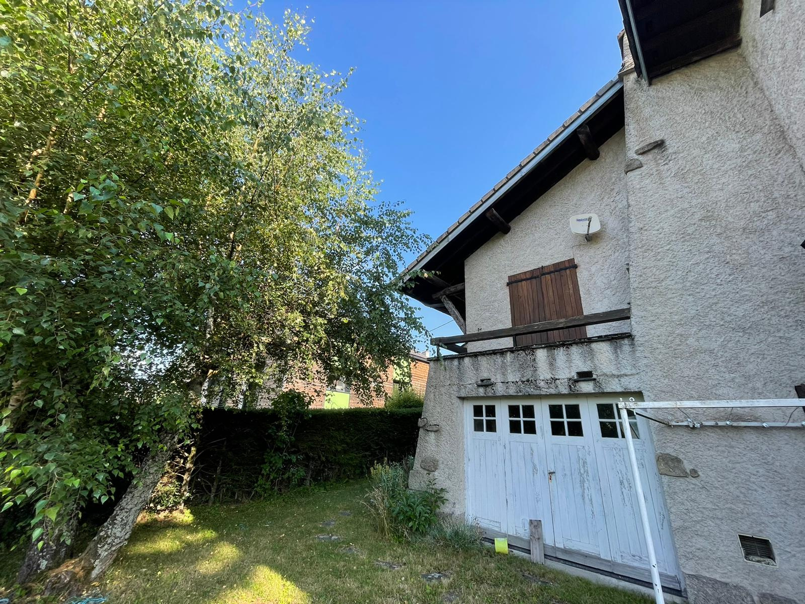 Maison de village sur 1528 m2 de terrain Chambon sur Lignon