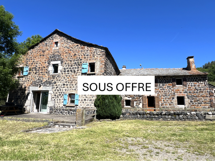 Ancienne Ferme partiellement rénovée avec deux habitations distinctes à Champclause