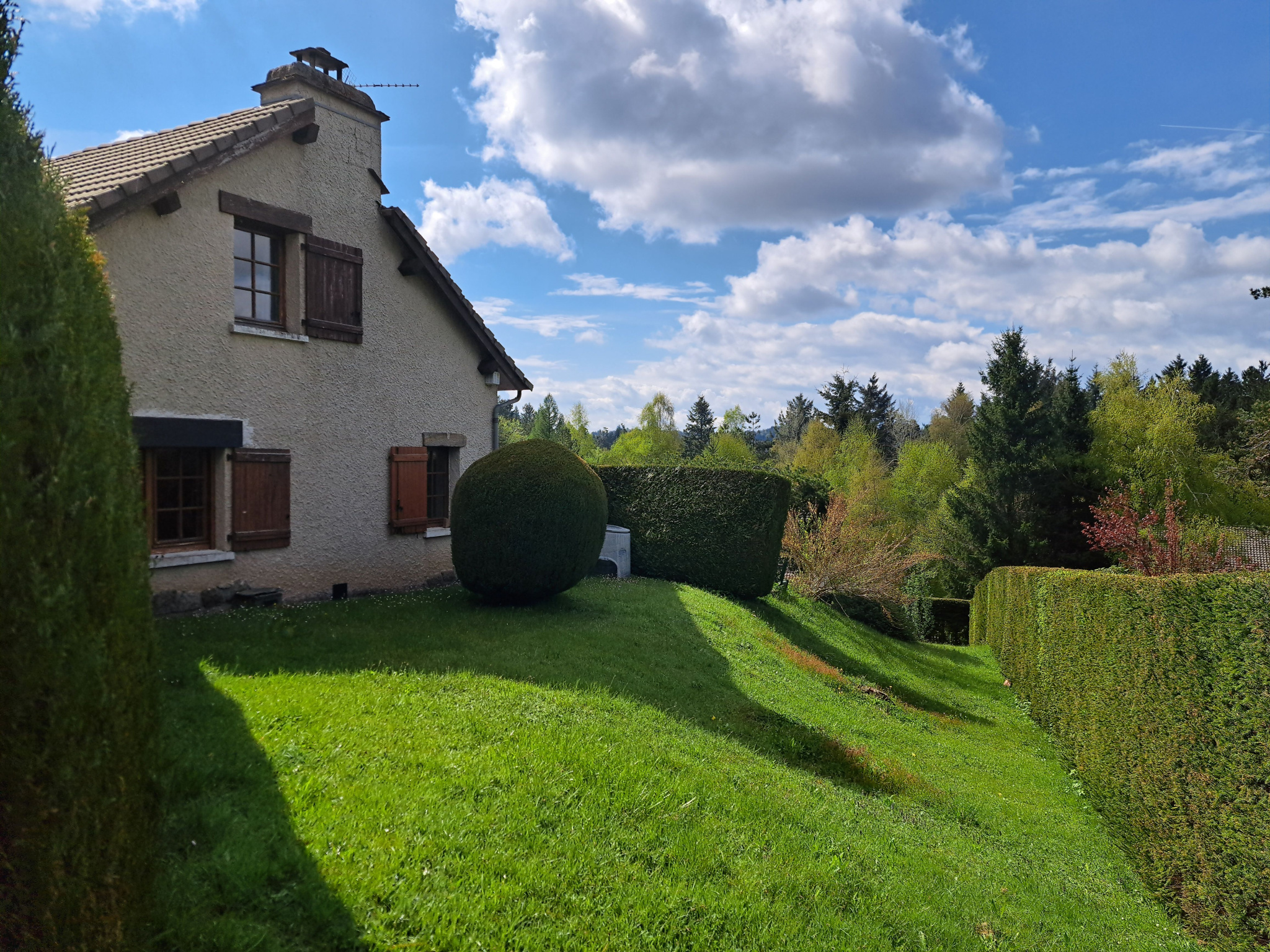 Domaine du Fraisse Chambon sur Lignon 200m2 Habitables sur 1502 m2