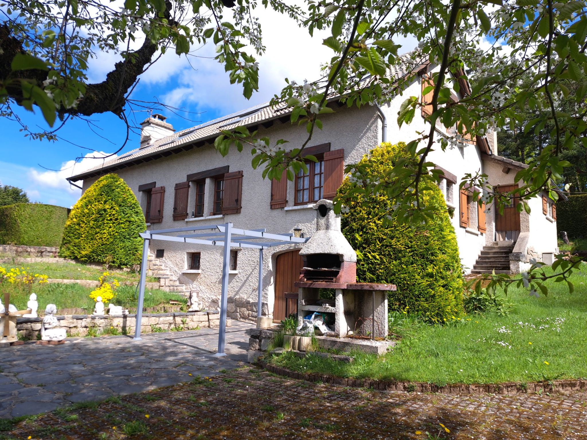 Domaine du Fraisse Chambon sur Lignon 200m2 Habitables sur 1502 m2
