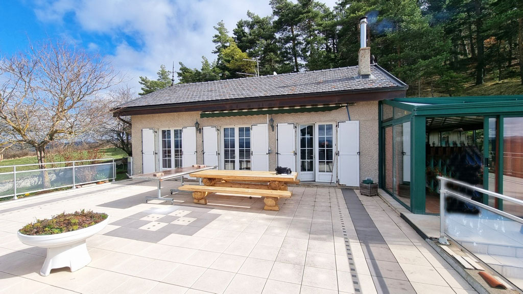 Maison Proche St Julien avec vue panoramique.