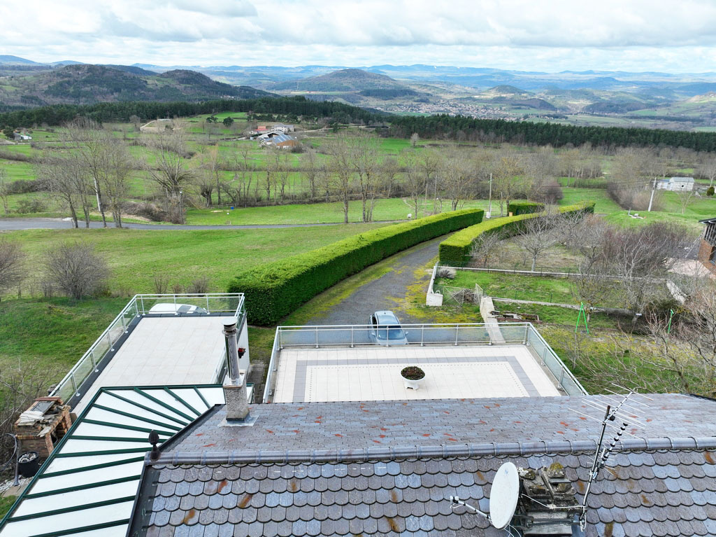 Maison Proche St Julien avec vue panoramique.