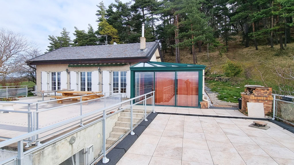 Maison Proche St Julien avec vue panoramique.