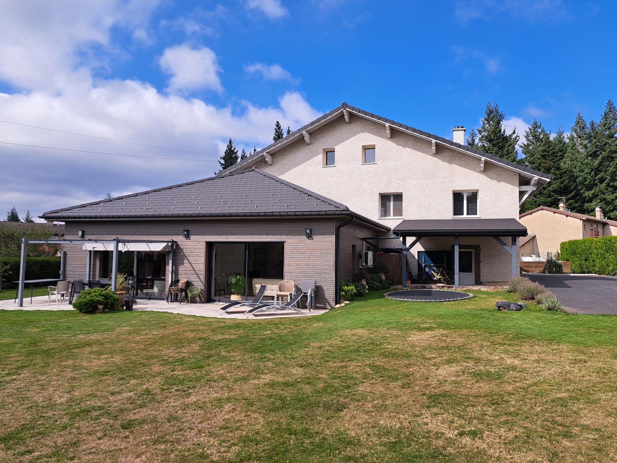 Grande maison avec terrain centre du Chambon sur Lignon