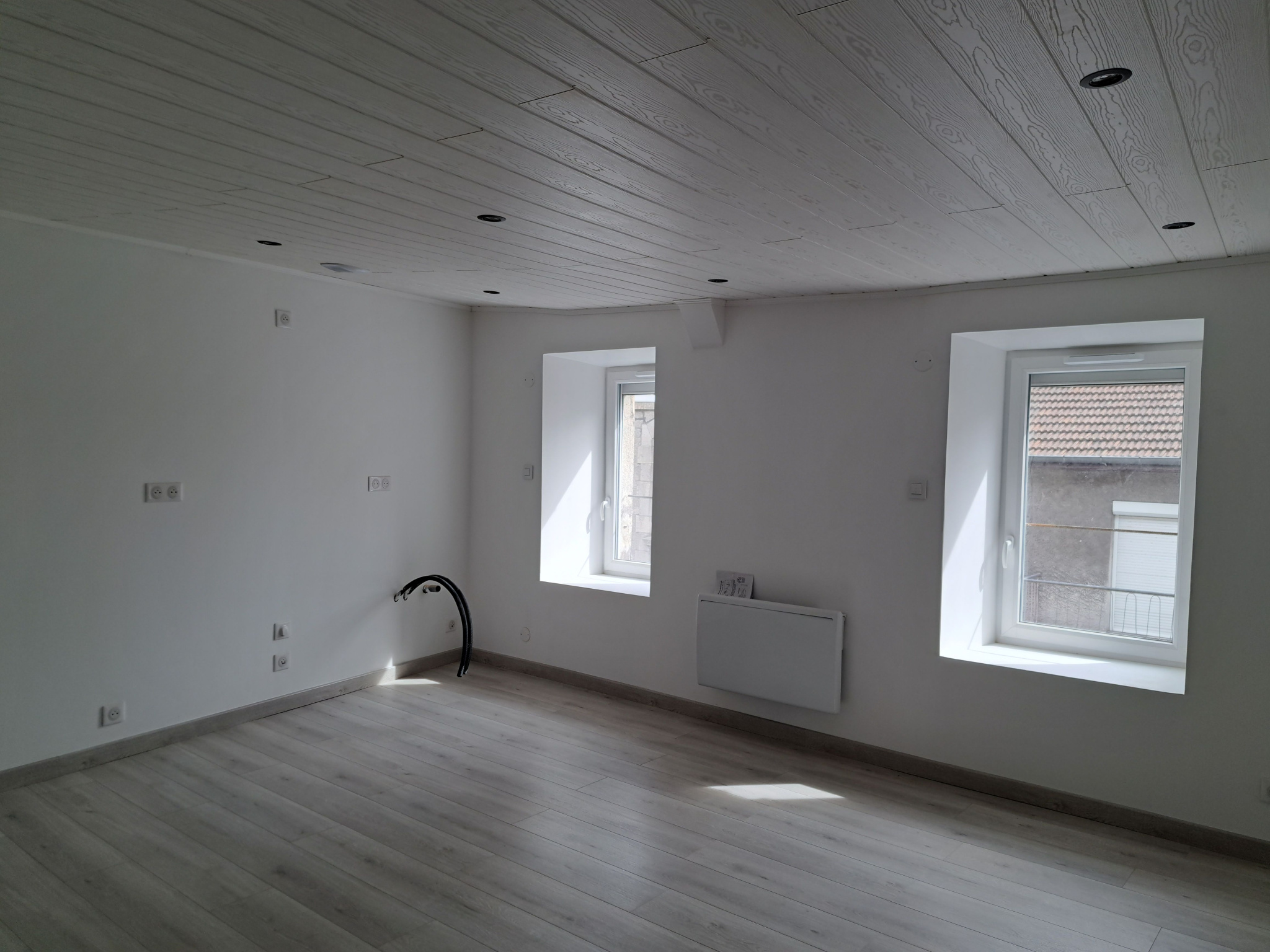 Tence appartement 2ème étage 1 chambre entièrement rénové