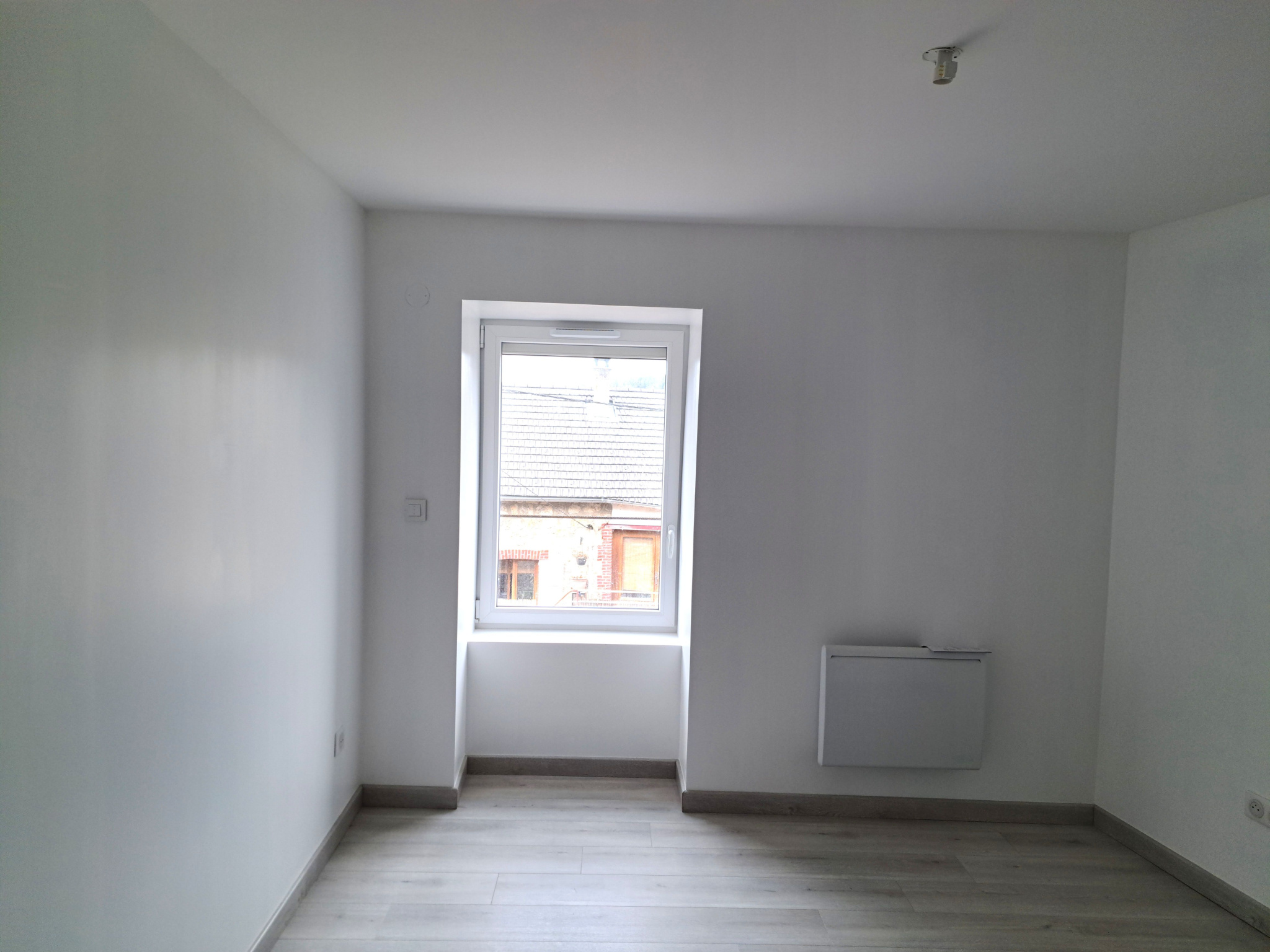 Tence appartement 2ème étage 1 chambre entièrement rénové