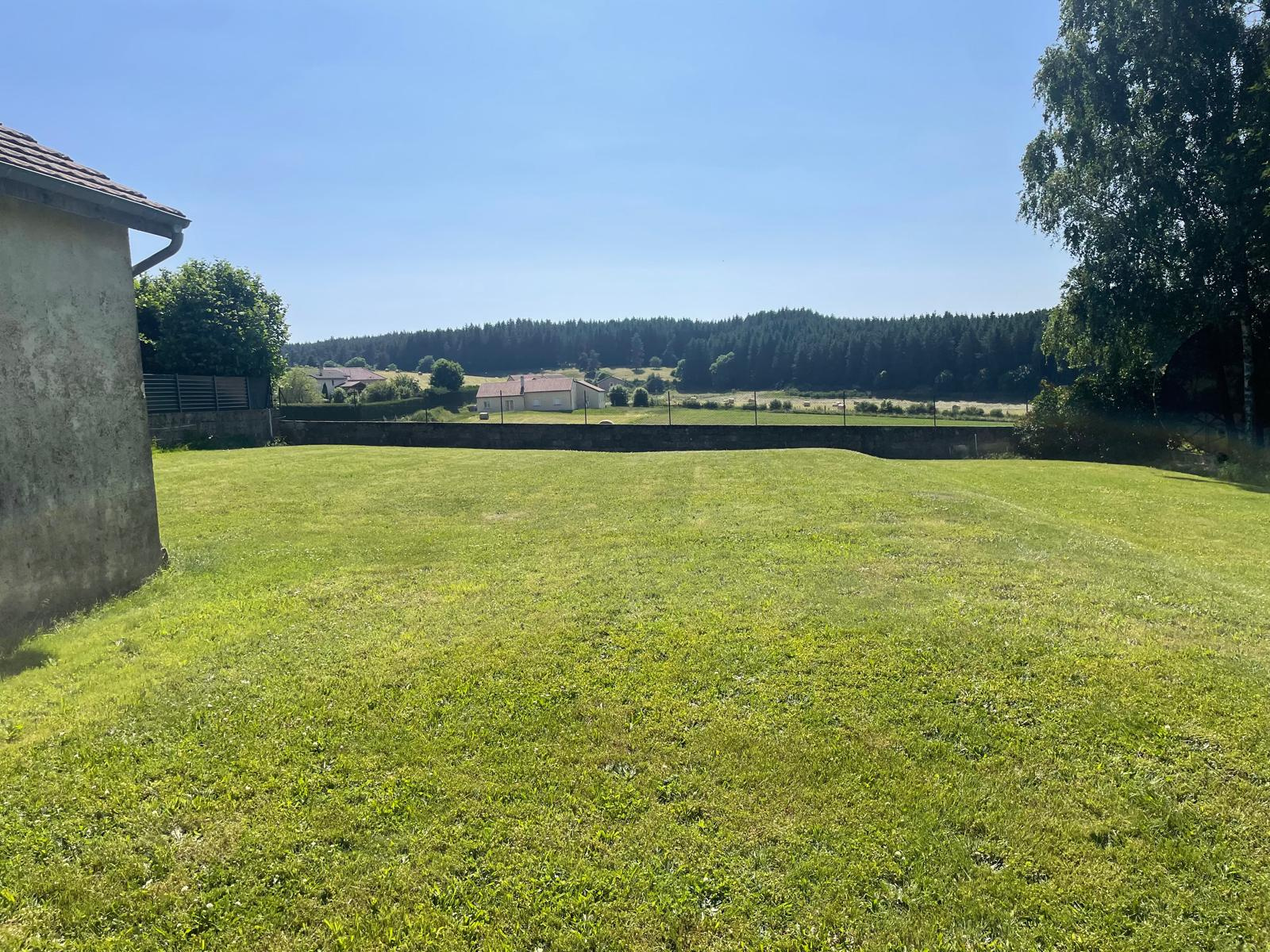Très jolie maison avec 1200 m de terrain attenant