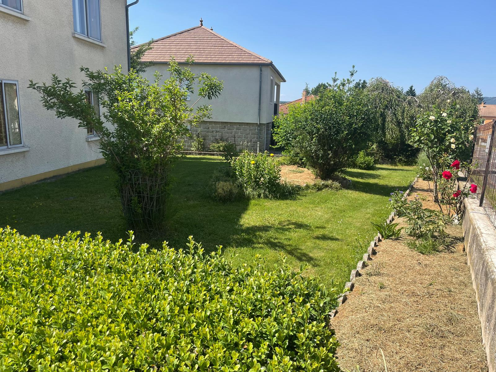 Très jolie maison avec 1200 m de terrain attenant