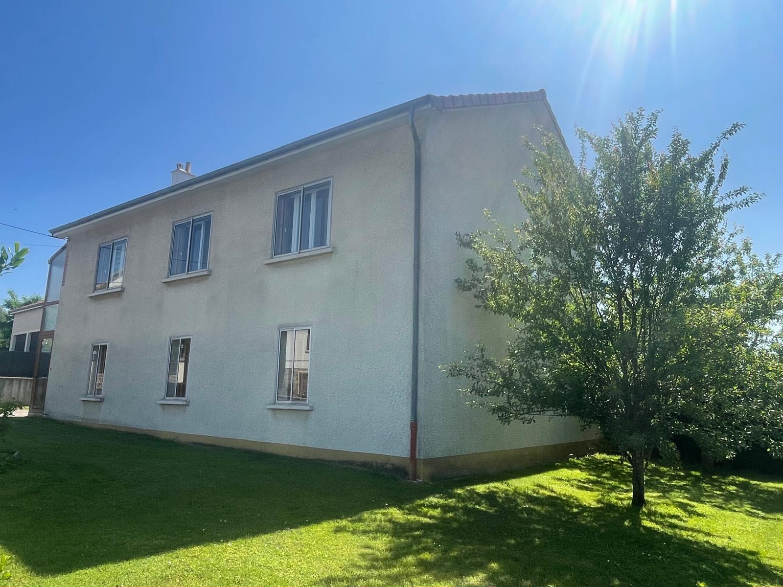 Très jolie maison avec 1200 m de terrain attenant