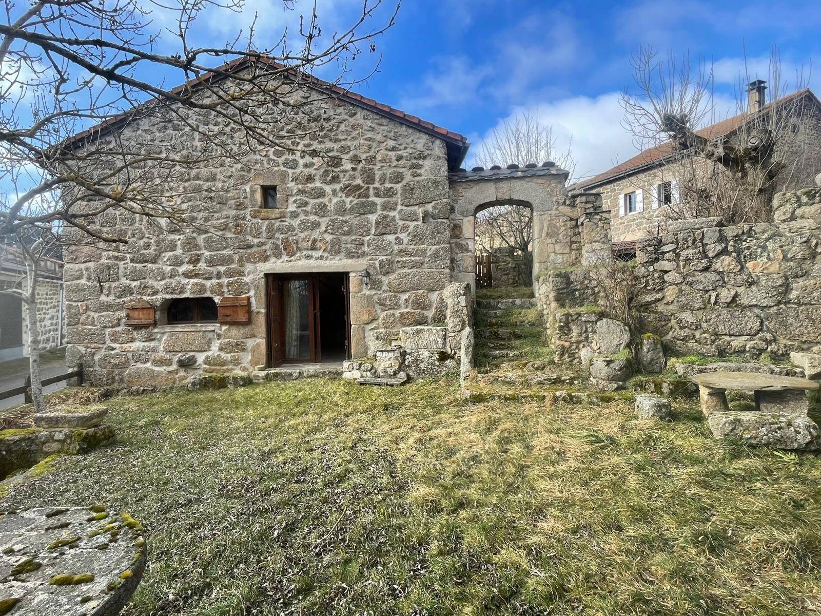 Très joli ténement immobilier