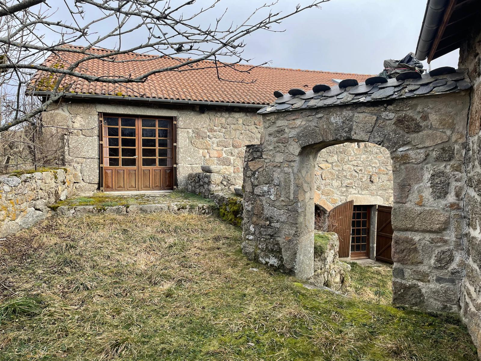 Très joli ténement immobilier