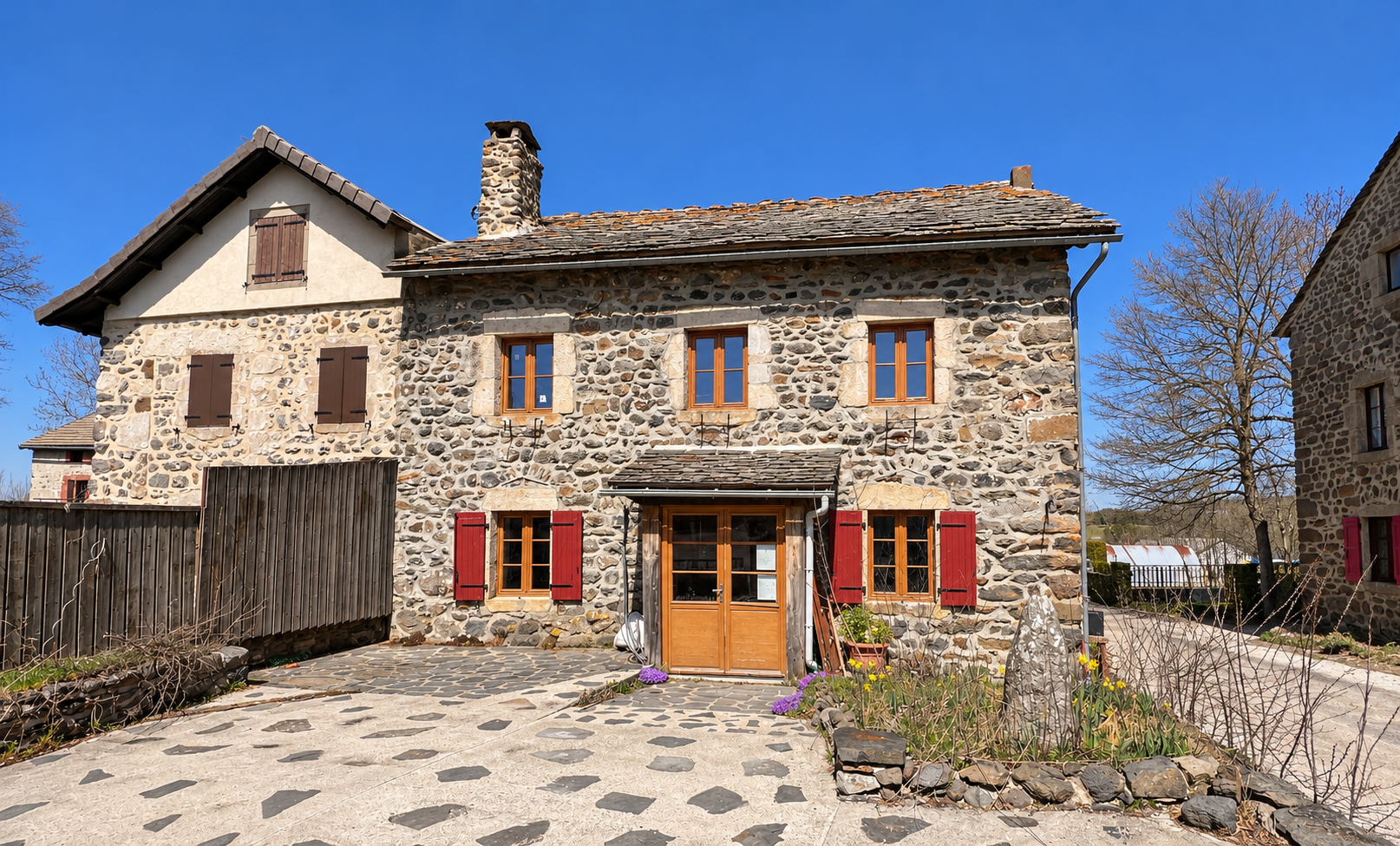 Maison 6 pièces 238 m² · à Moudeyres · 238 m² · 140 000 €