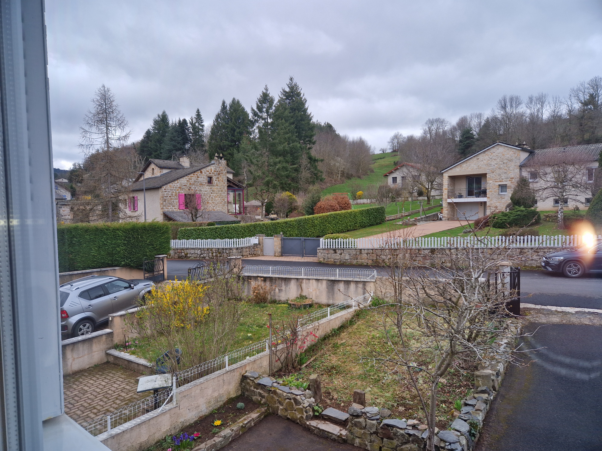 Maison avec jardin de 297m2 - St Julien Chapteuil